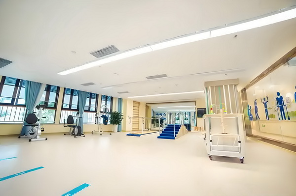 深圳海归办户口_2025年7月电影总票房破30亿 2025年便利交通优势主要